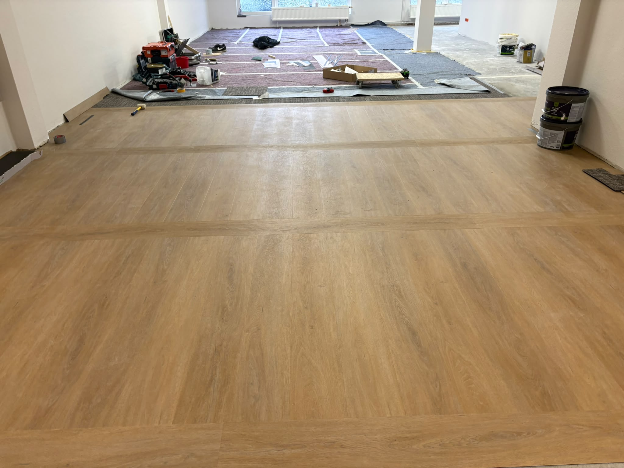 Holzoptikboden mit Querstreifen